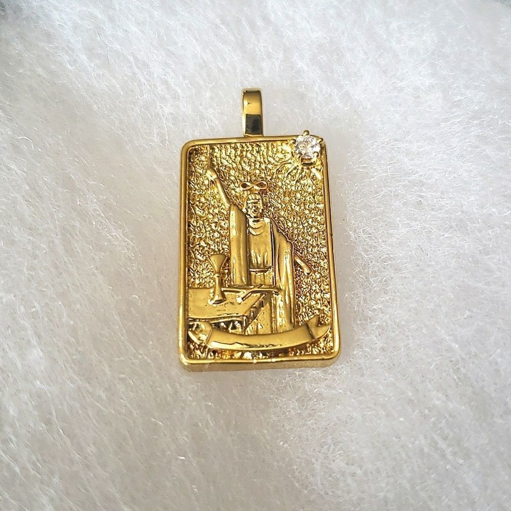 *The Magician Tarot card pendant